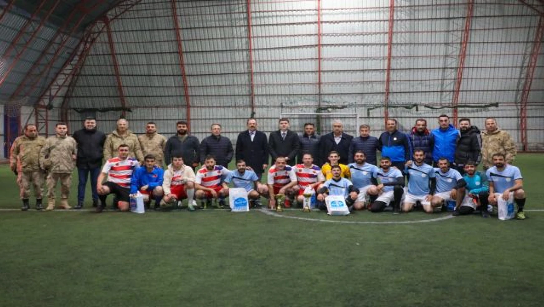 Gürpınar Belediyesi Kurumlar Arası Futbol Turnuvası Son Buldu