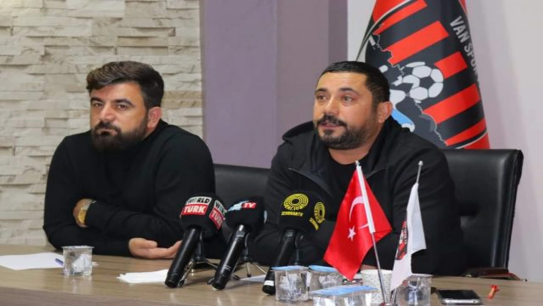 Kıyak'tan Vanspor'un hesaplarına bloke koyan Yenitürk'e tepki
