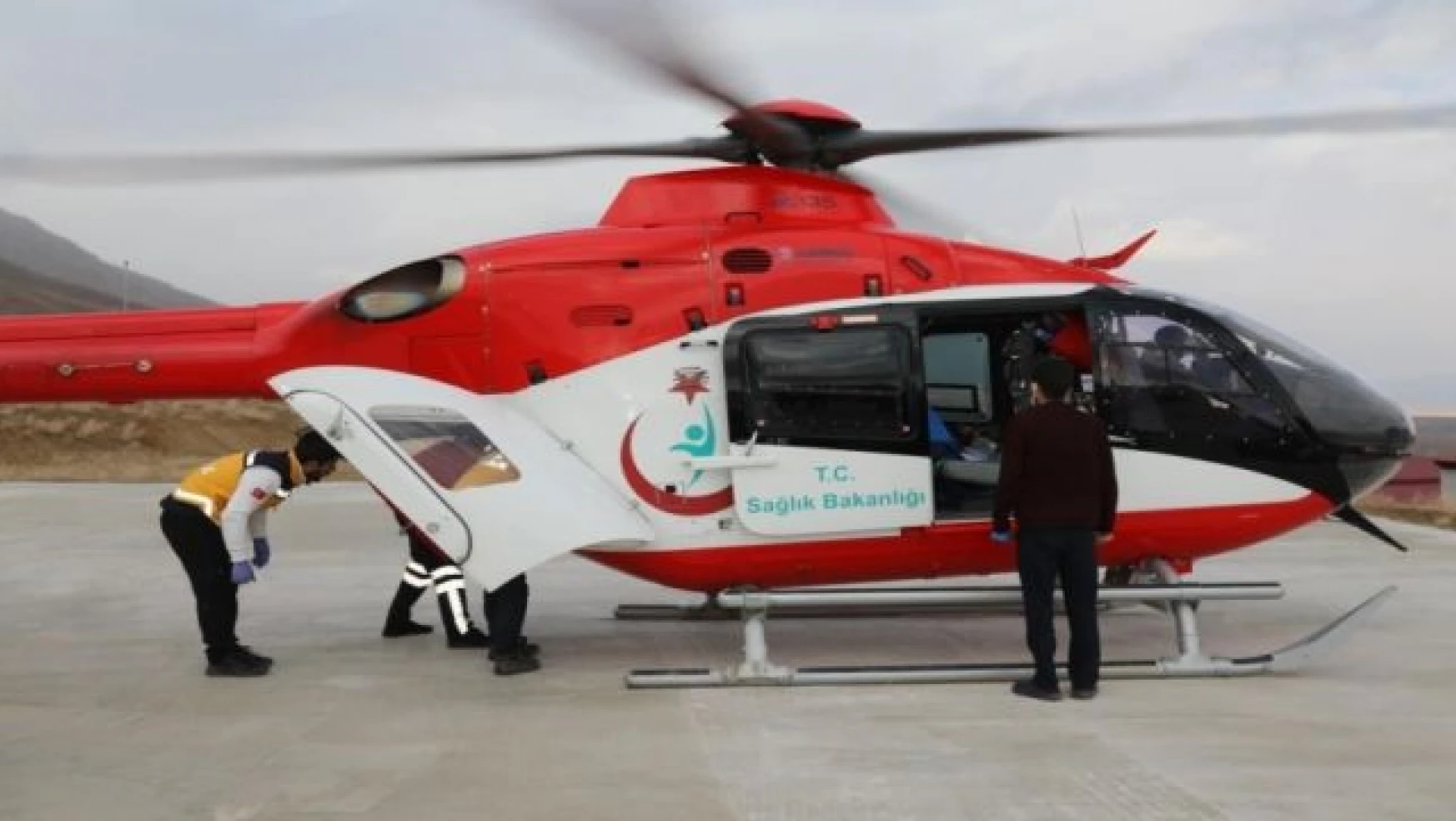 Van'da ambulans helikopter 2022 yılında 112 hasta kurtardı