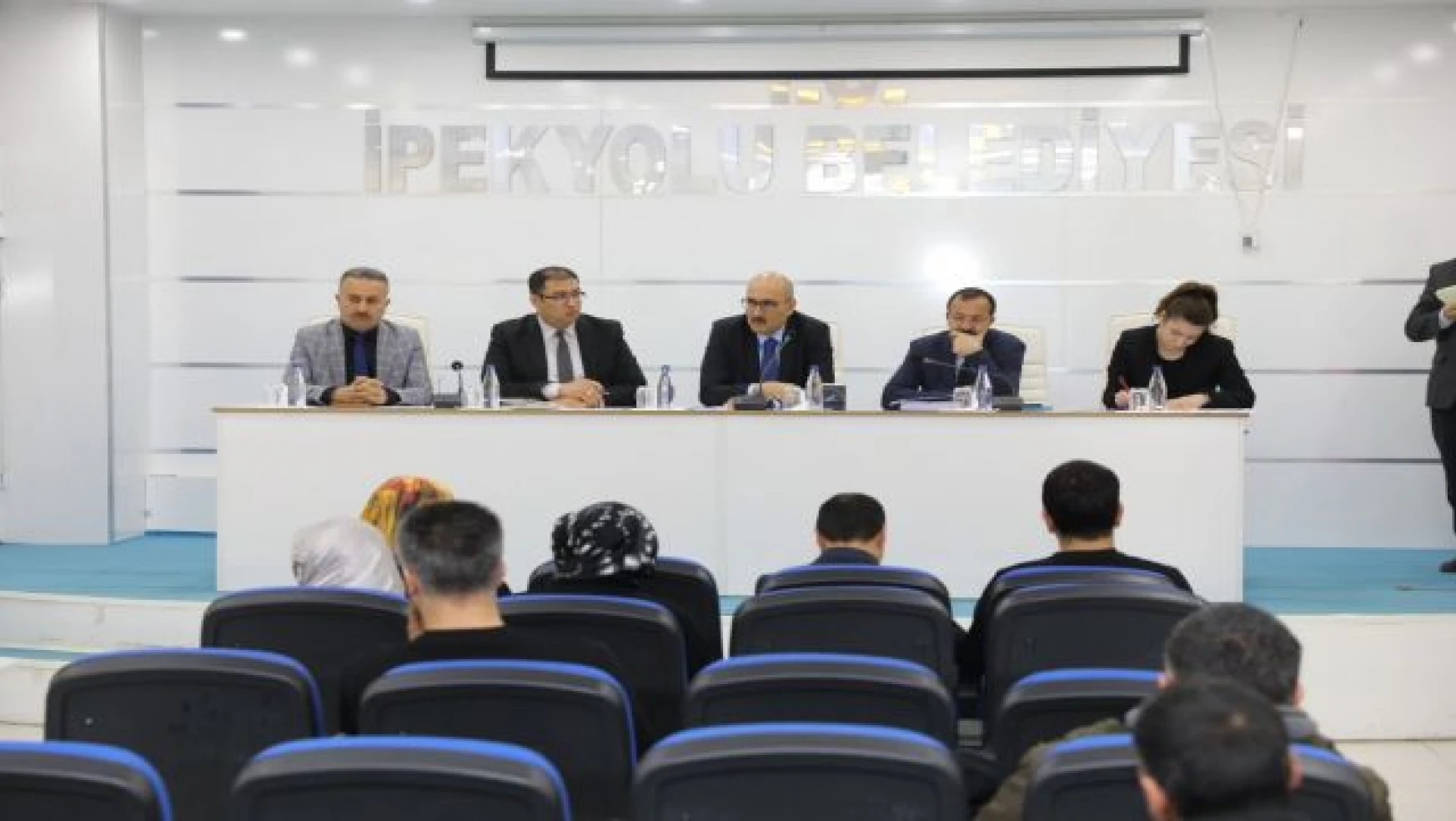 İpekyolu Belediye Başkan Vekili Aydın, halk toplantılarına devam ediyor