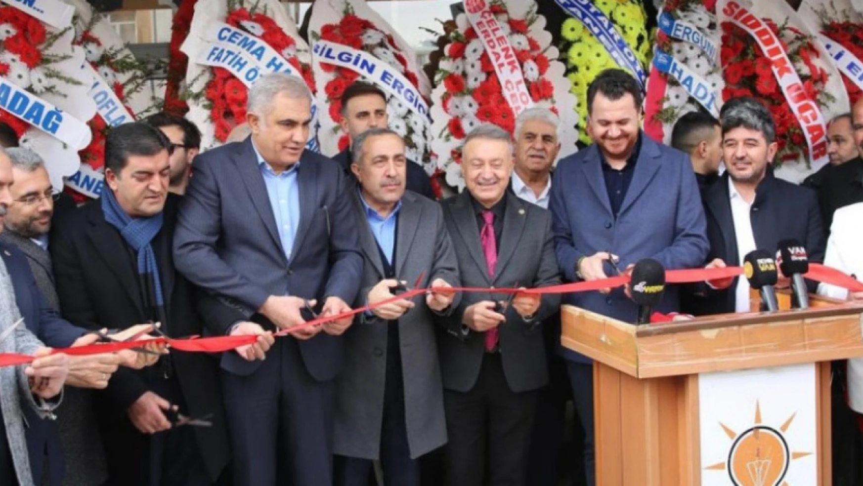AK Parti Tuşba seçim koordinasyon merkezi açıldı