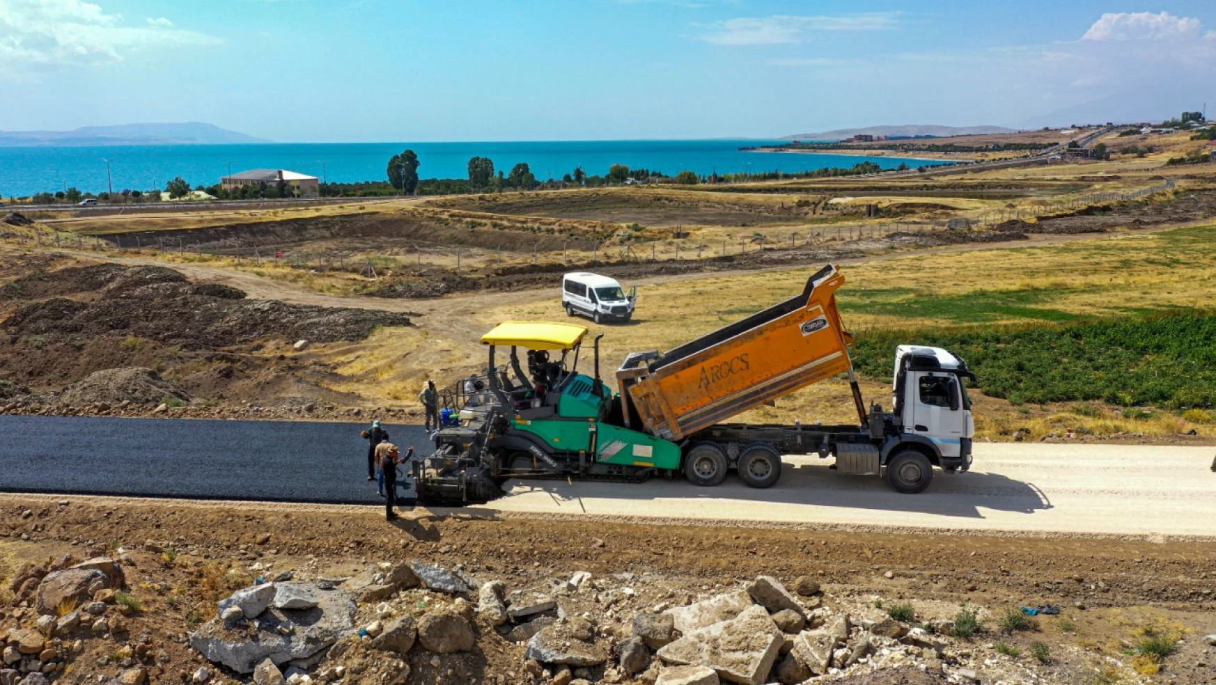 Büyükşehir Belediyesi asfalt çalışmalarını sürdürüyor