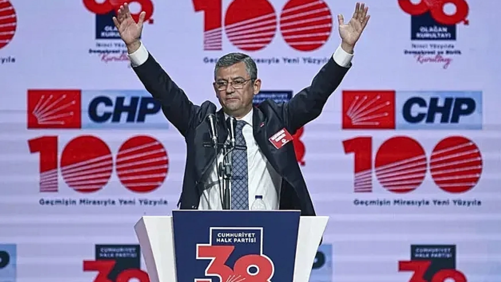 CHP'de seçimi Özgür Özel kazandı