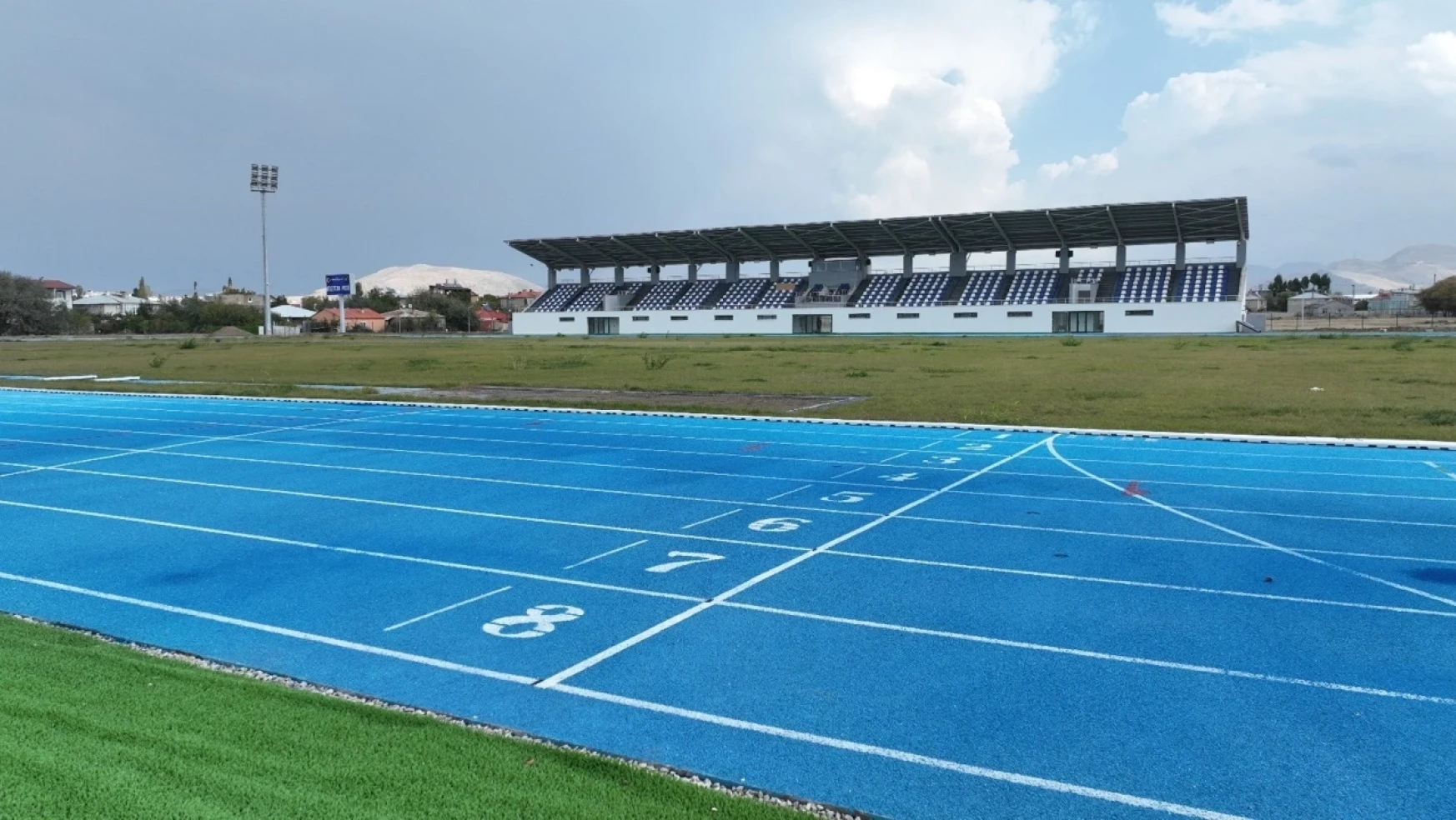 İpekyolu'nda spor kompleksi hizmete açıldı