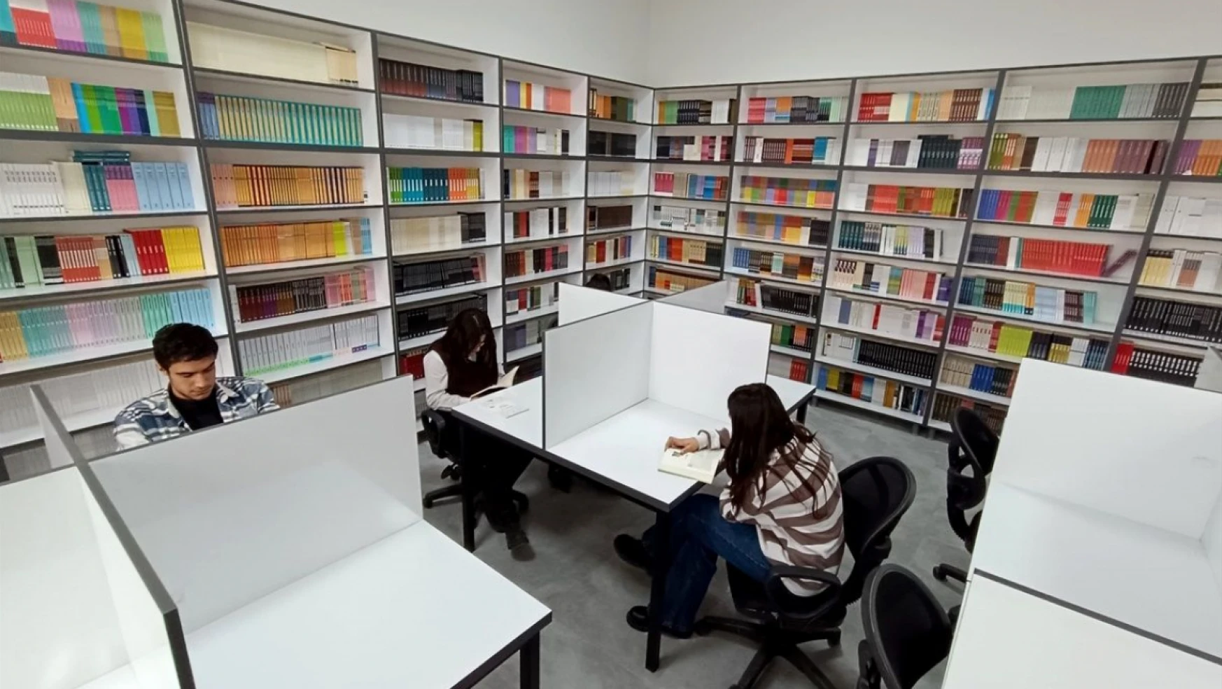 Van'da 300 okula kütüphane kuruldu