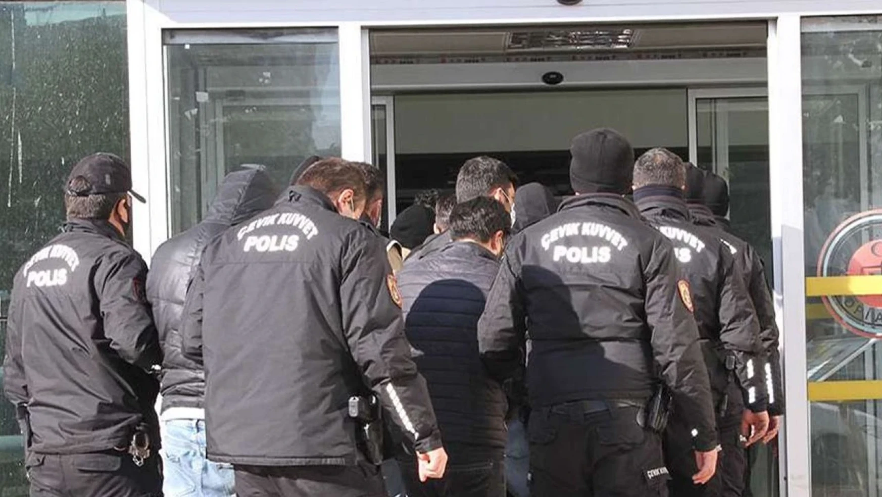 Van'da değişik suçlardan 44 kişi tutuklandı