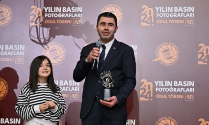 Ahmet İzgi'ye yılın spor fotoğrafı ödülü