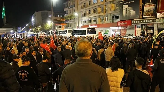 İsrail'in Gazze'deki hastaneye saldırısı protesto edildi