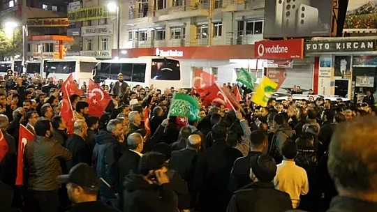 İsrail'in Gazze'deki hastaneye saldırısı protesto edildi