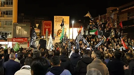İsrail'in Gazze'deki hastaneye saldırısı protesto edildi