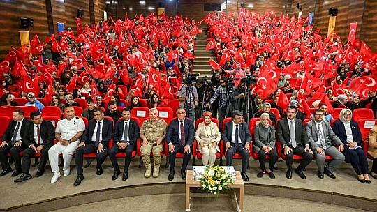 Aile ve Sosyal Hizmetler Bakanı Göktaş, Van'da konuştu