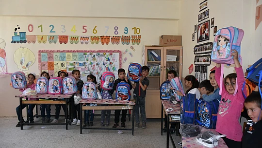 Van Gönül Dostları Derneği Başkale'li Çocukları Sevindirdi...!
