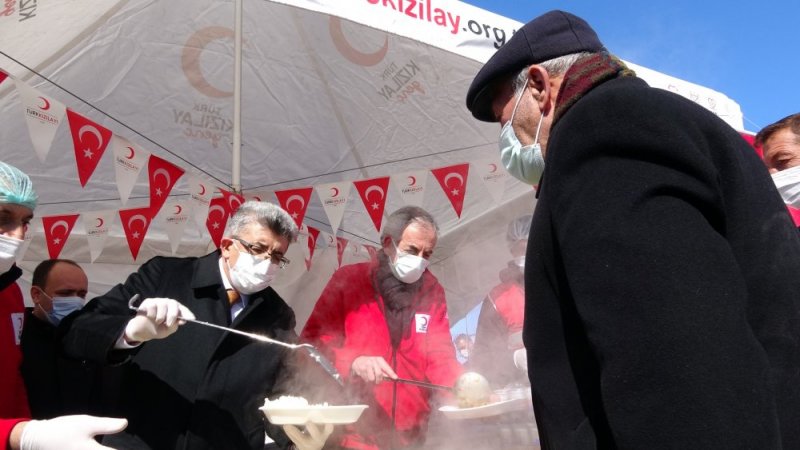 Başkale depreminin acısı unutulmadı