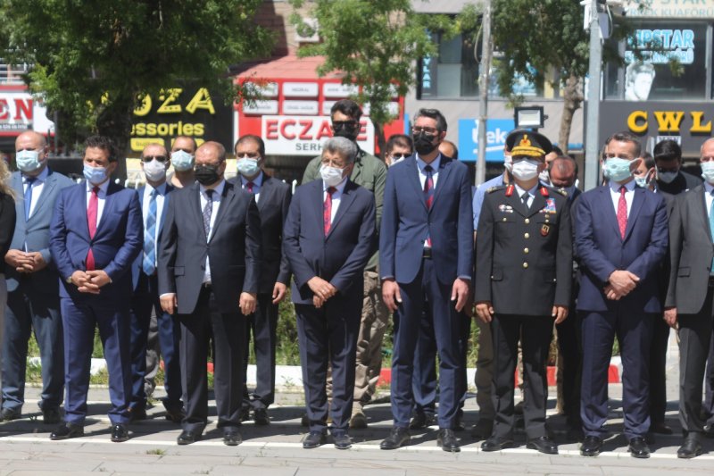 Van'da 19 Mayıs Atatürk'ü Anma Gençlik ve Spor Bayramı düzenlenen törenle kutlandı.