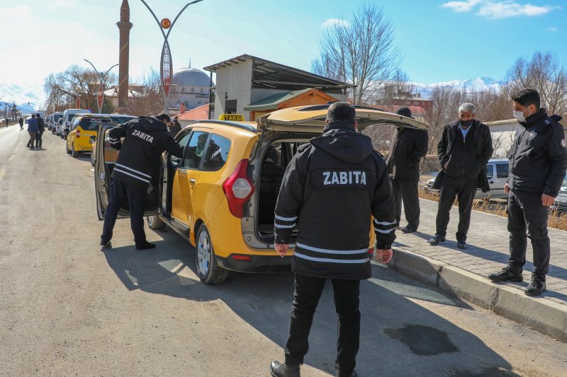 Gürpınar'da işyerlerine yönelik ruhsat, gıda ve hijyen denetimi yapıldı